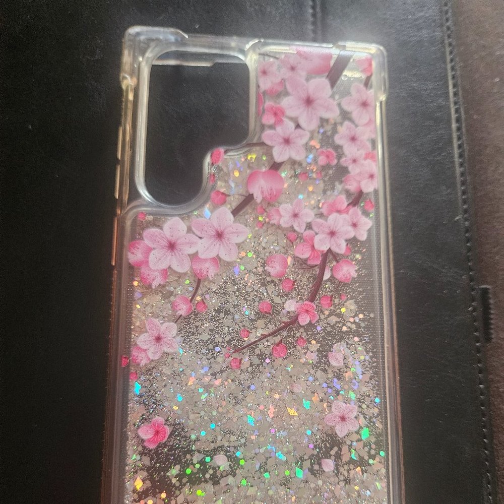 S22 Ultra Moving Glitter Phone Case